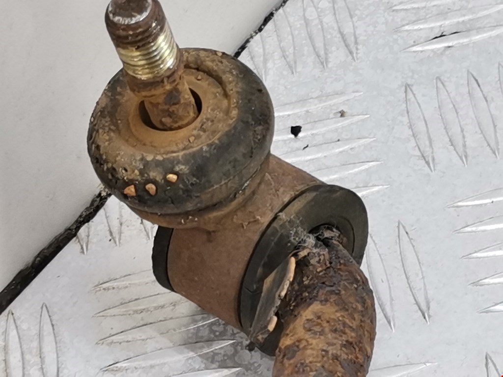 Стабилизатор передний (поперечной устойчивости подвески) SEAT Toledo 1991-1999