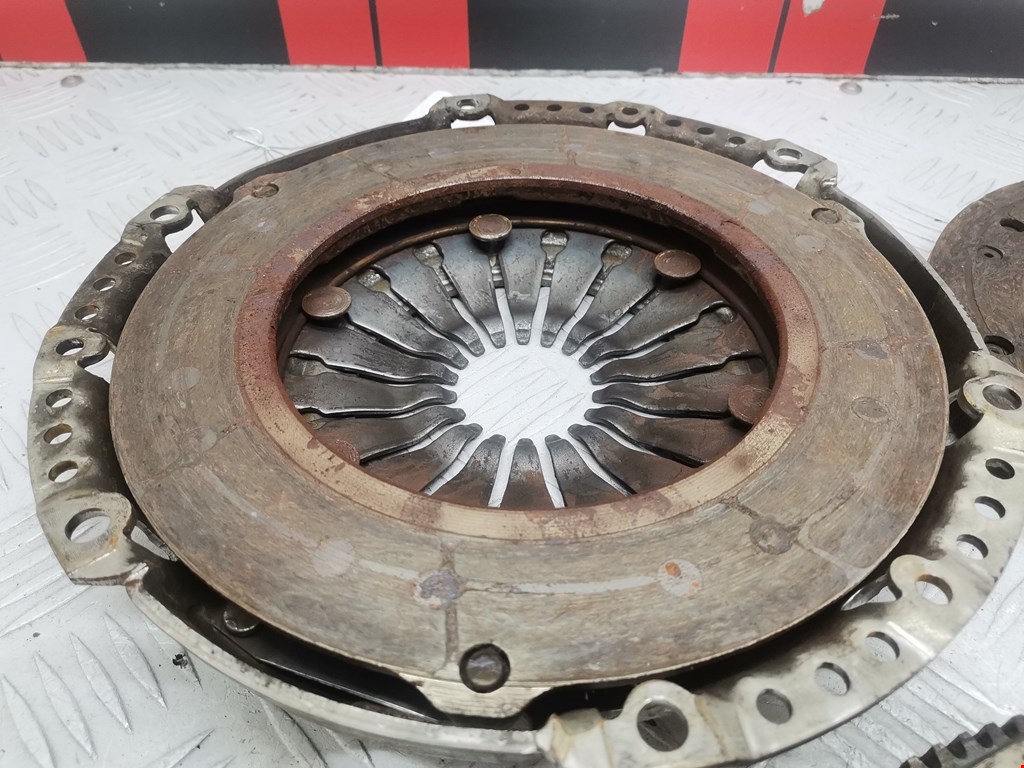 Маховик (демпфер сцепления) FORD Focus I 1998-2005