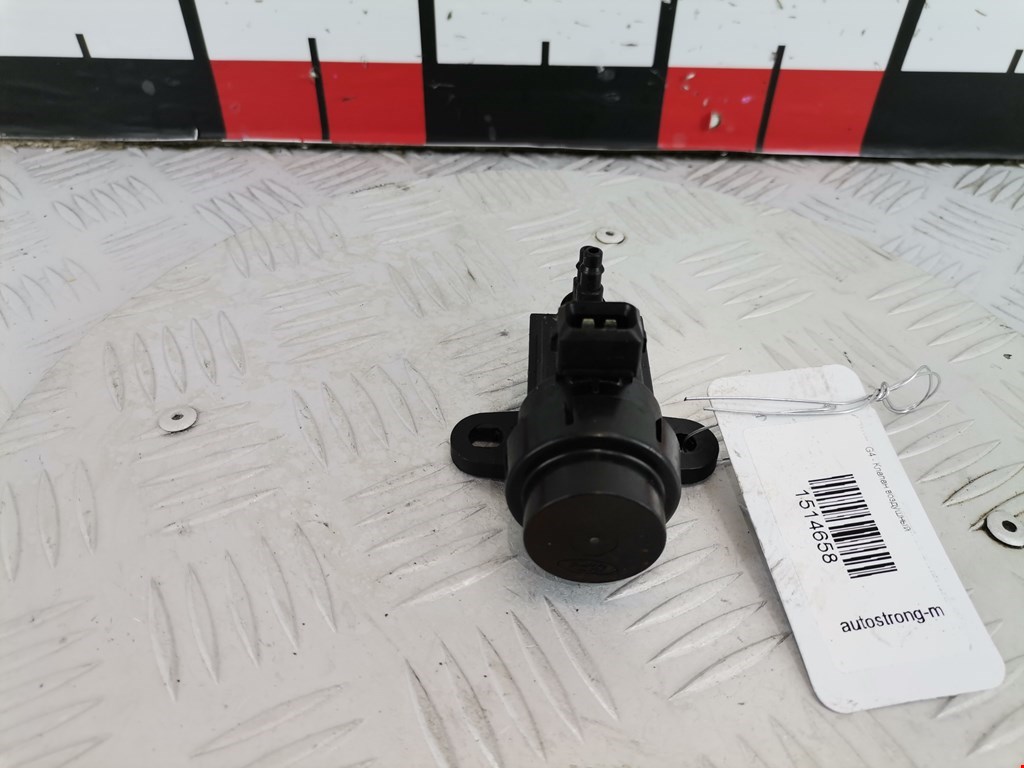 Клапан воздушного фильтра Ford Fiesta 4 (1995-2002)