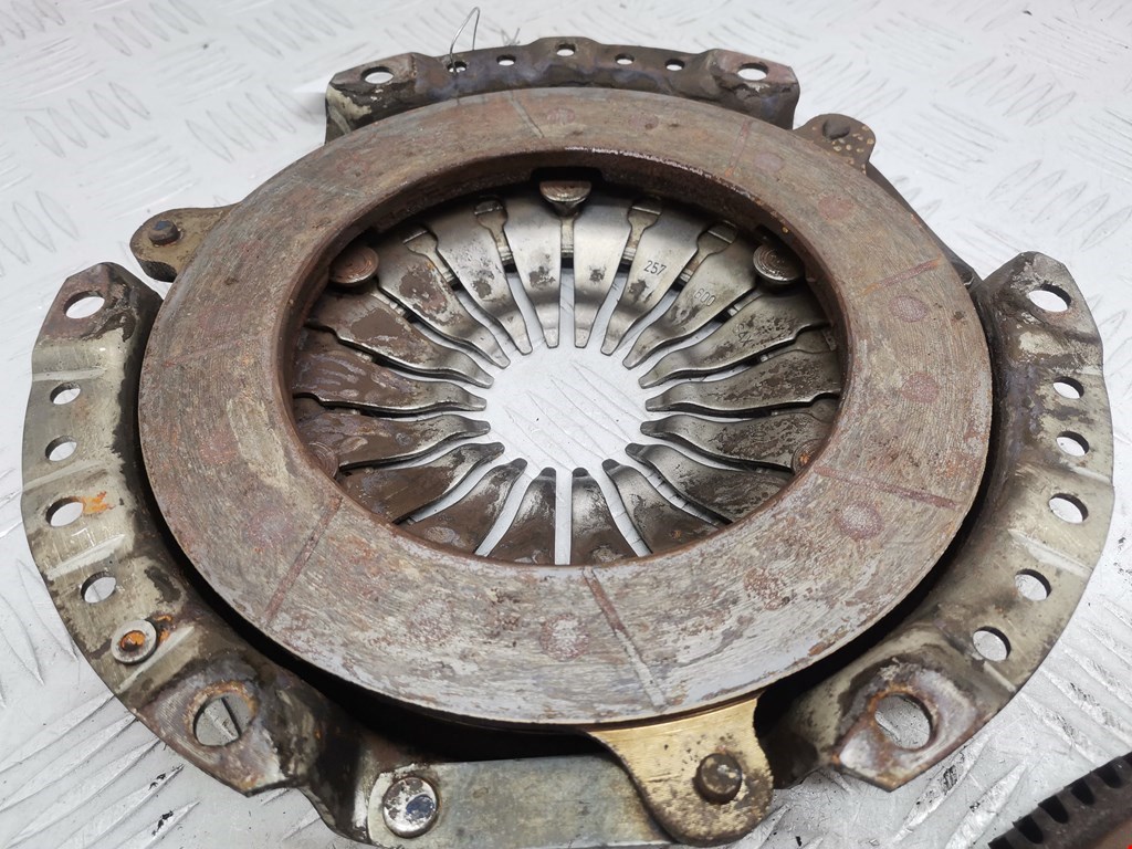 Маховик (демпфер сцепления) FORD KA 1996-2008