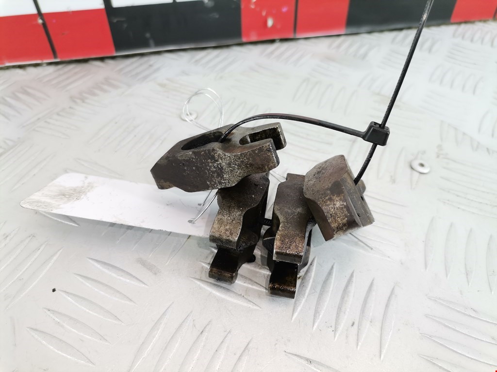 Кронштейн форсунки FORD Fusion 2002-2012