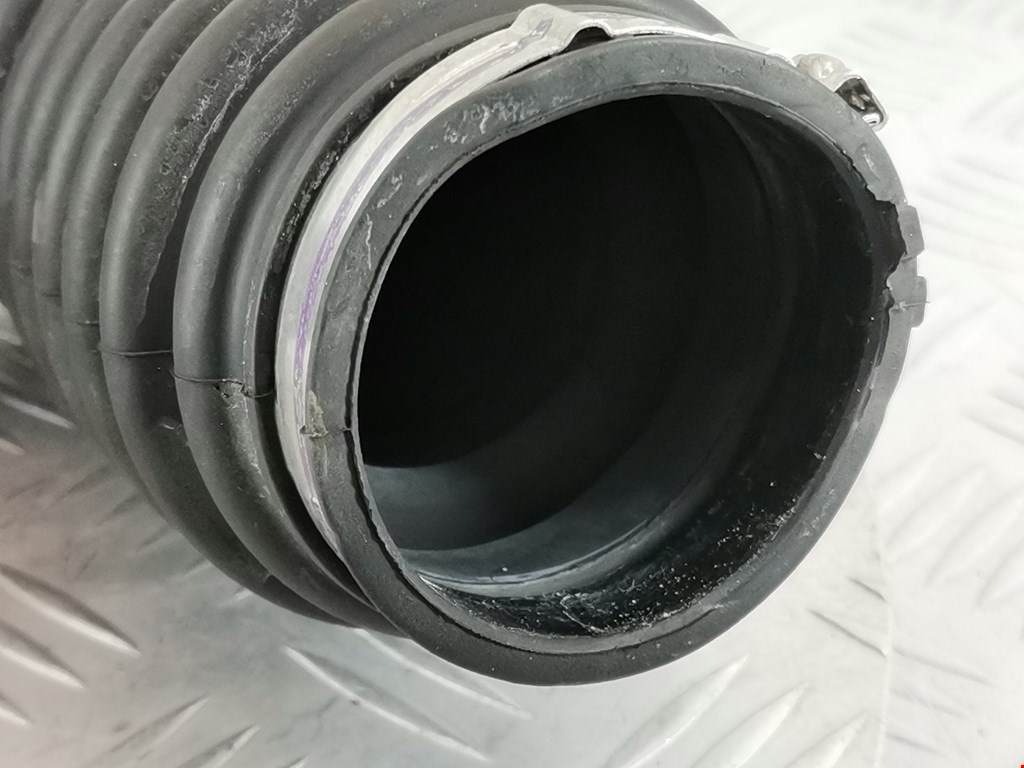 Патрубок воздушного фильтра FORD Fiesta 2001-2008