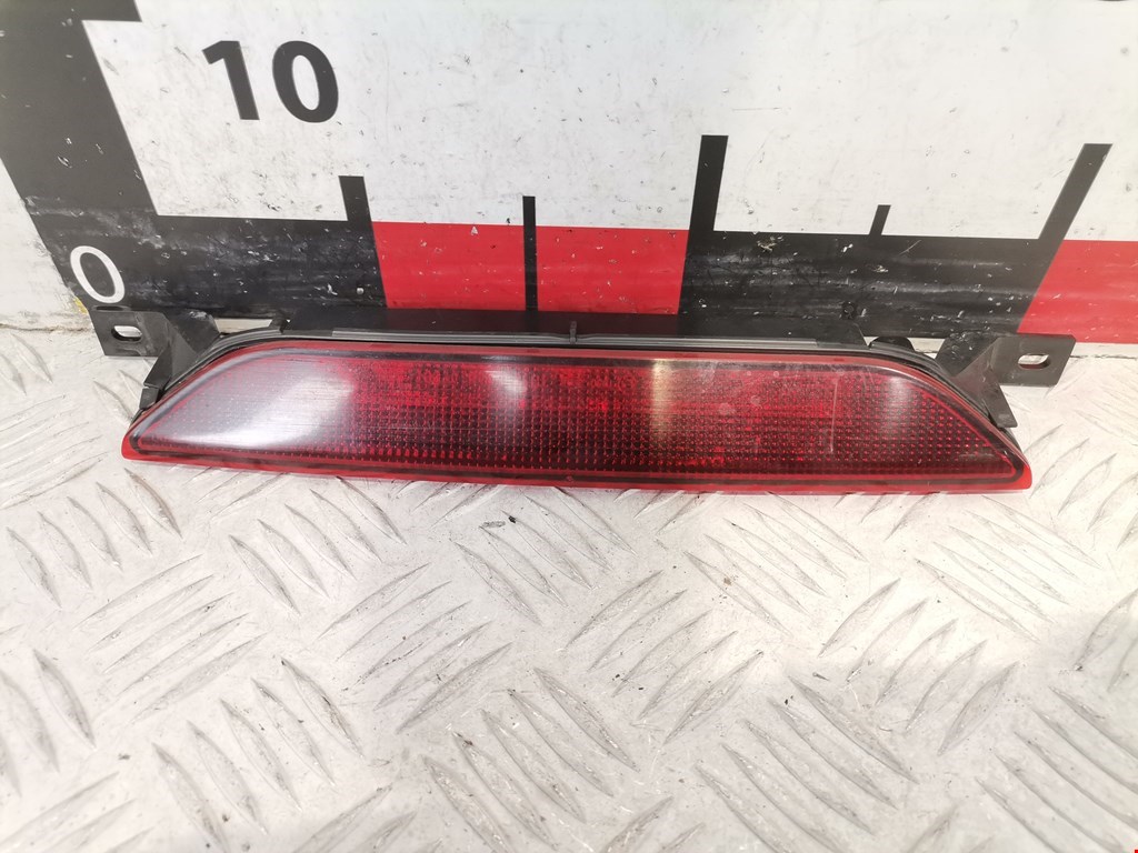 Фонарь дополнительный тормозной (стоп-сигнал) Dodge Caliber (PM) (2006-2013)