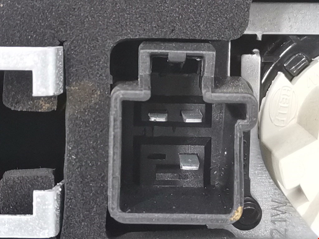 Фонарь задний левый VOLVO V70 II 2000-2007