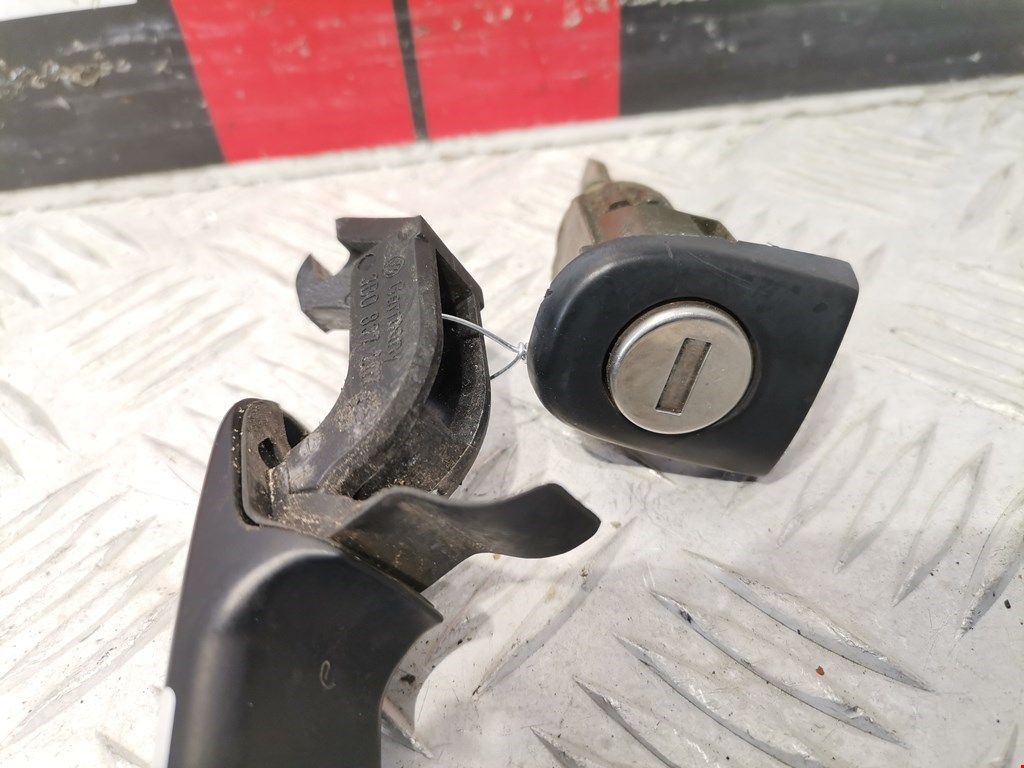 Ручка двери передней наружная правая VOLKSWAGEN Golf IV 1997-2003