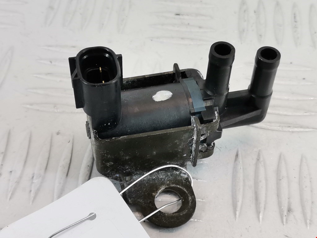 Клапан воздушного фильтра Ford Fiesta 5 (2002-2008)