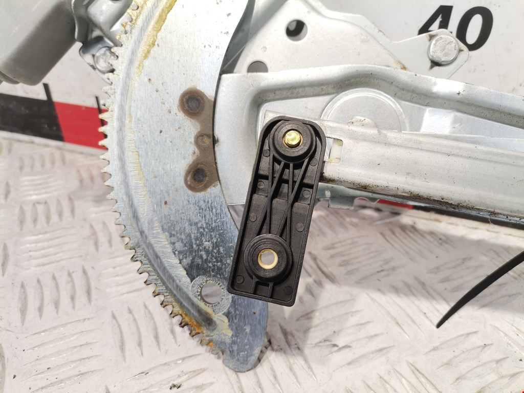 Стеклоподъемник передний правый KIA Carens 1999-2002