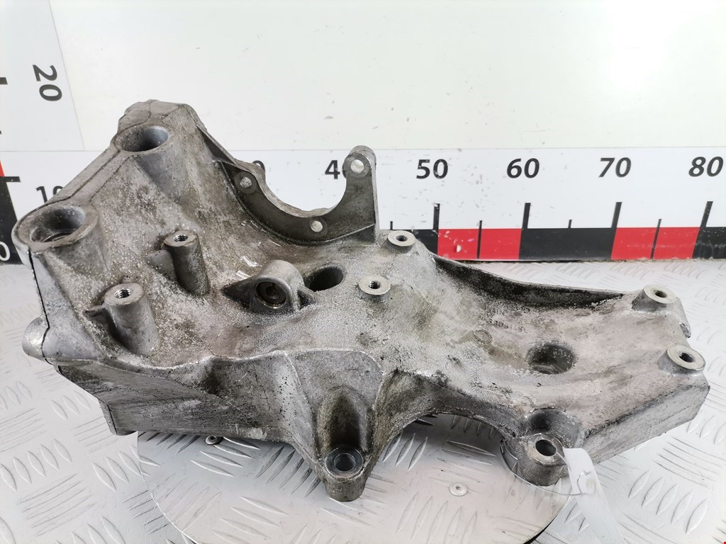 Кронштейн генератора AUDI A4 B6 2001-2005