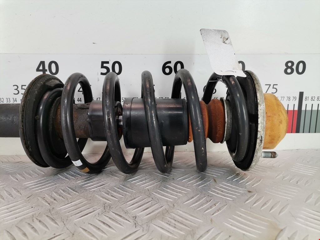 Амортизатор передний правый VOLKSWAGEN Passat B5 1997-2005