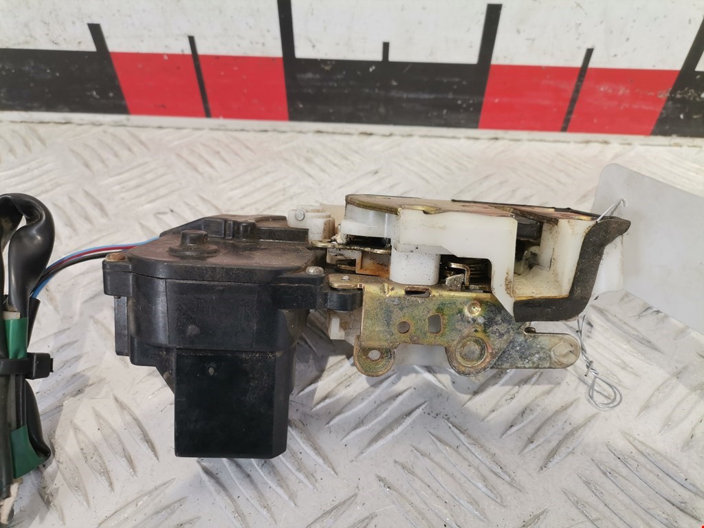 Замок двери передней левой HONDA Civic выбрать кузов 1995-2001