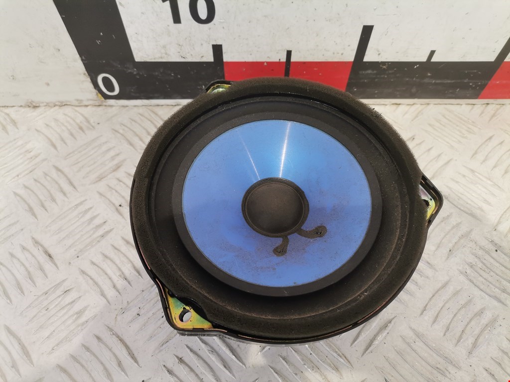 Динамик KIA Carnival I 1999-2005