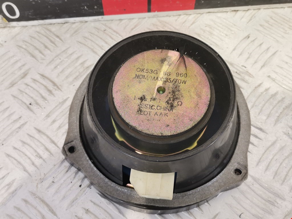 Динамик KIA Carnival I 1999-2005