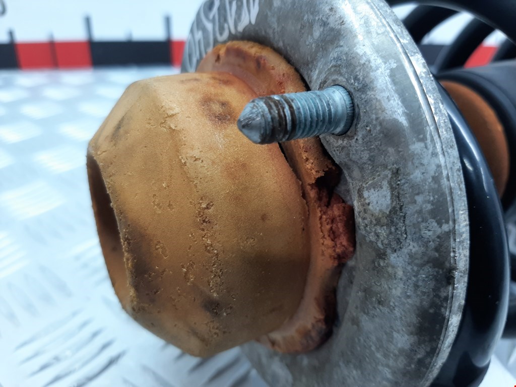 Амортизатор передний правый VOLKSWAGEN Passat B5 1997-2005