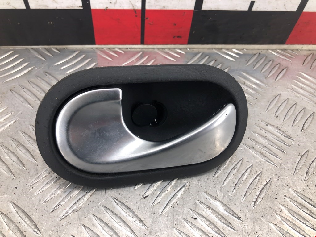 Ручка двери внутренняя передняя левая Renault Scenic 2 (2003-2009)