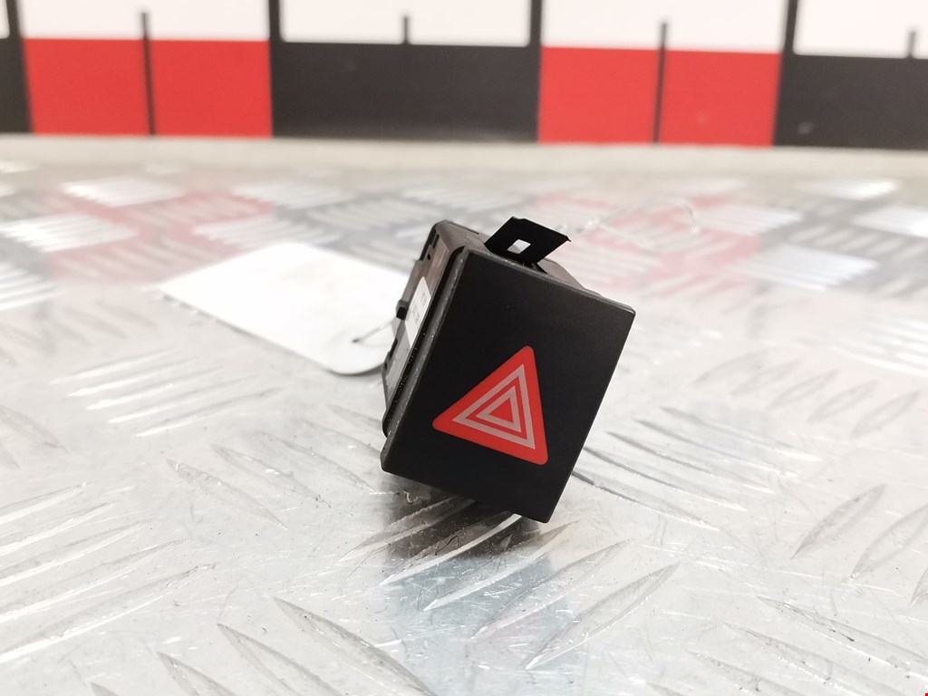 Кнопка аварийной сигнализации (аварийки) VOLKSWAGEN Polo IV 2001-2009