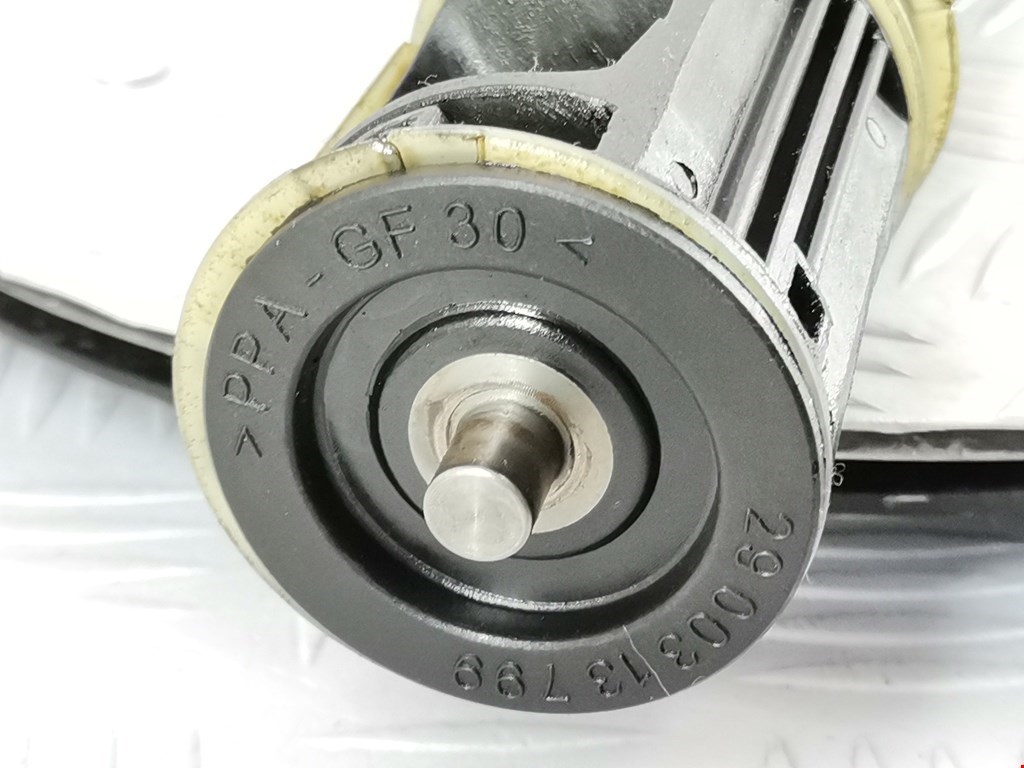 Механизм изменения длинны впускного коллектора OPEL Zafira B 2005-2012