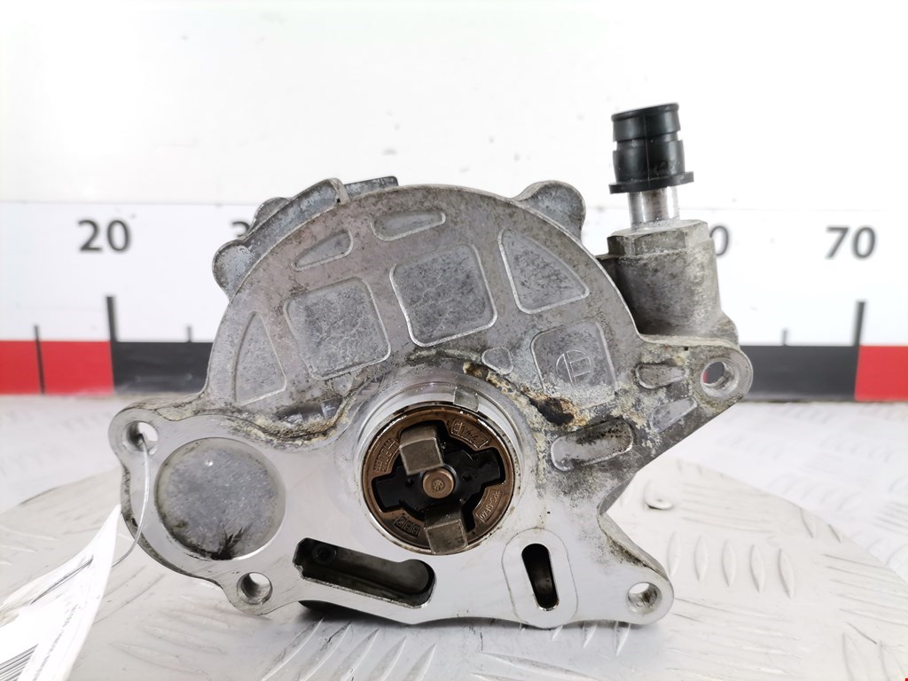 Насос вакуумный Volkswagen Passat 6 (2005-2010)