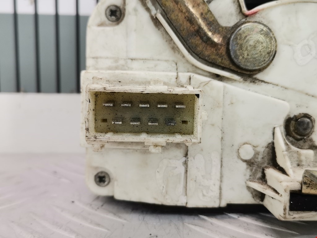 Замок двери передней левой CITROEN Xantia 1993-2002