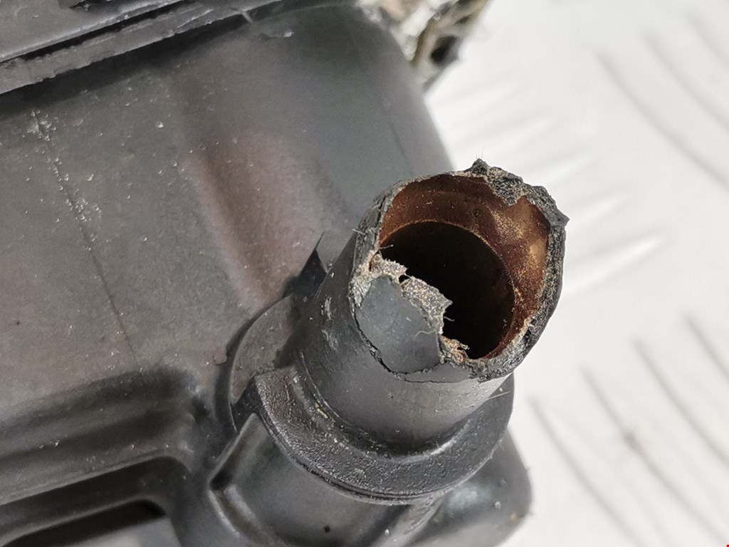 Корпус термостата FORD Focus II 2005-2011