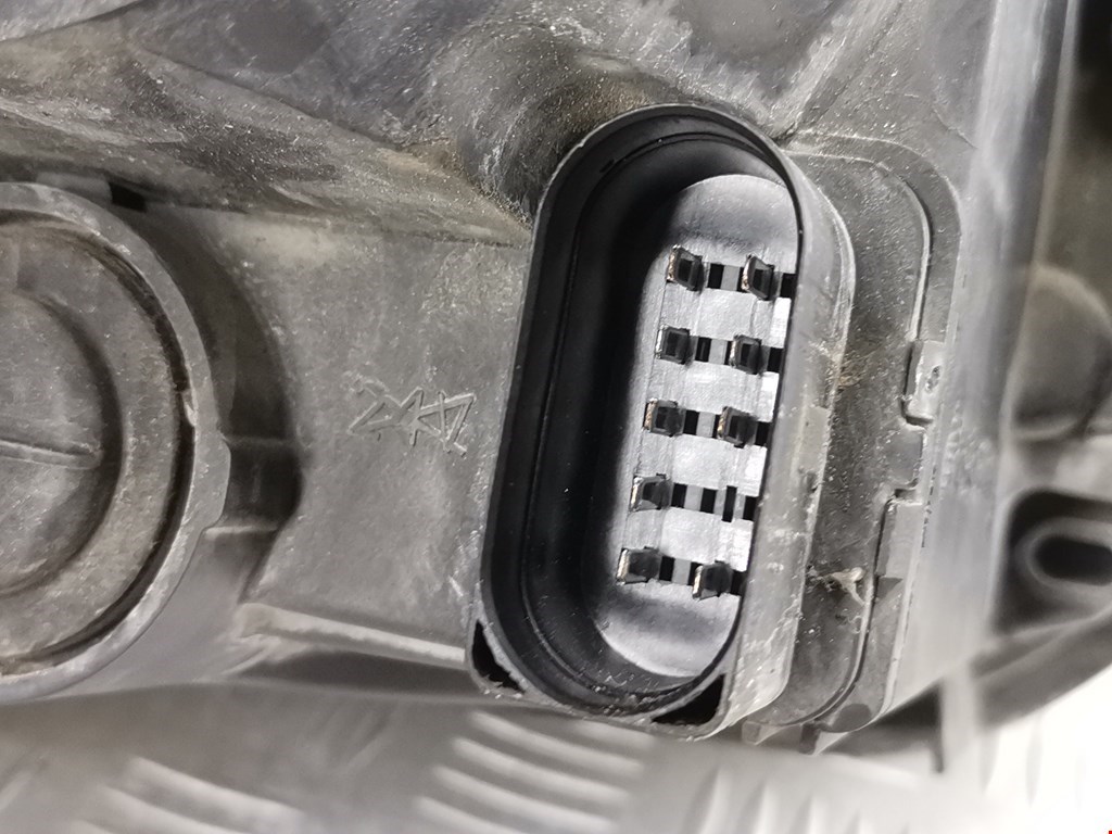 Фара левая VOLKSWAGEN Golf V 2003-2009