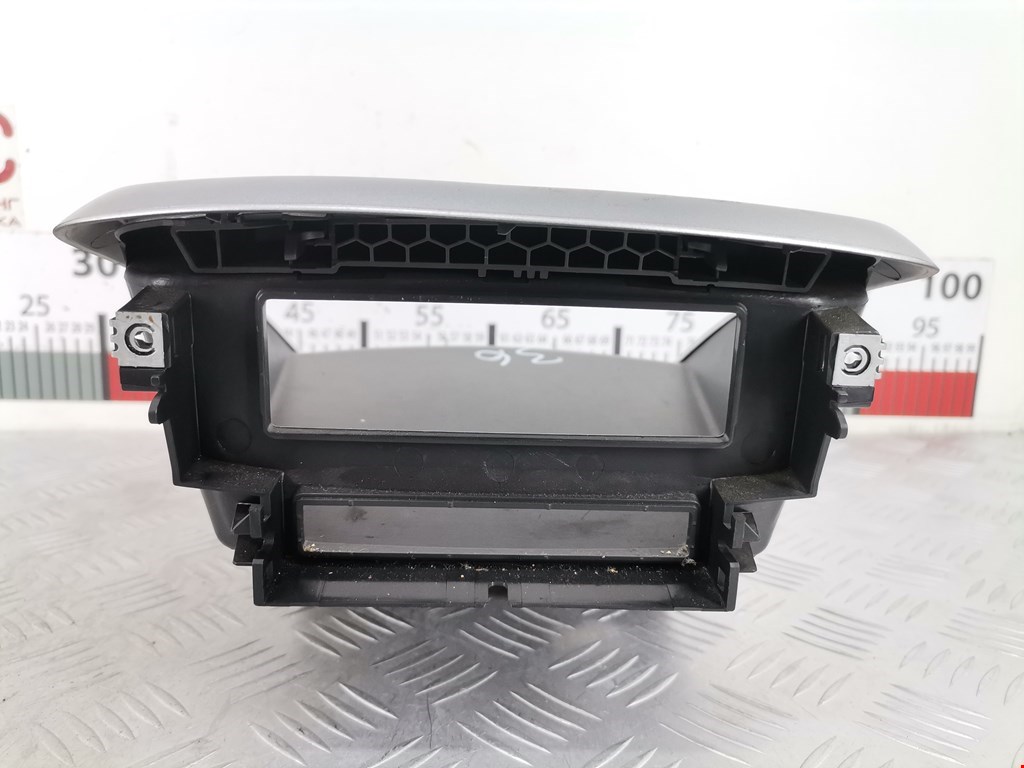 Дефлектор воздушный PEUGEOT 207 2006-2015