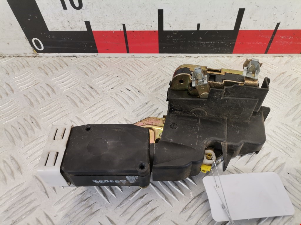 Замок двери передней правой MITSUBISHI Space Star 1999-2006