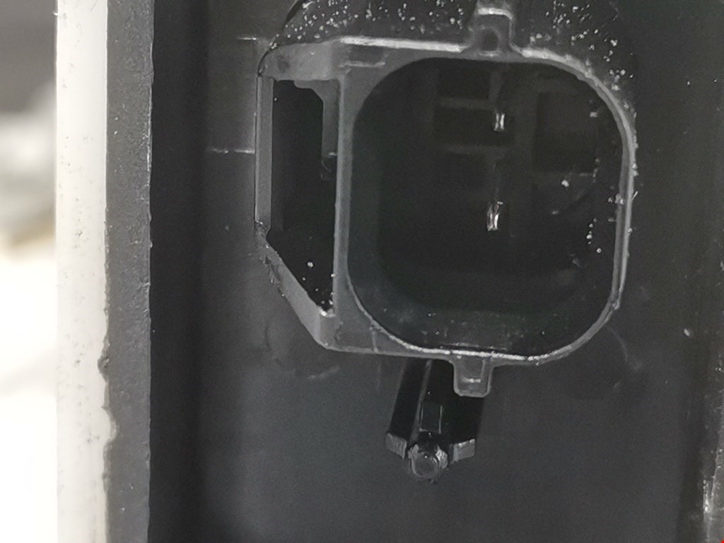 Замок двери передней правой MITSUBISHI Space Star 1999-2006