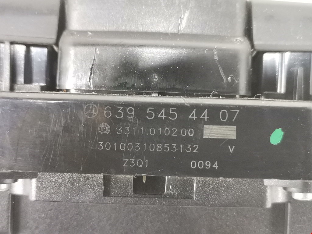 Кнопка аварийной сигнализации (аварийки) MERCEDES-BENZ Vito W639 2003-2014