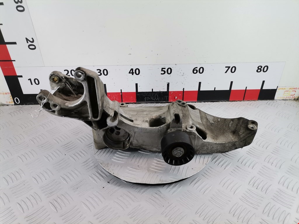 Кронштейн генератора MITSUBISHI Carisma 1995-1999