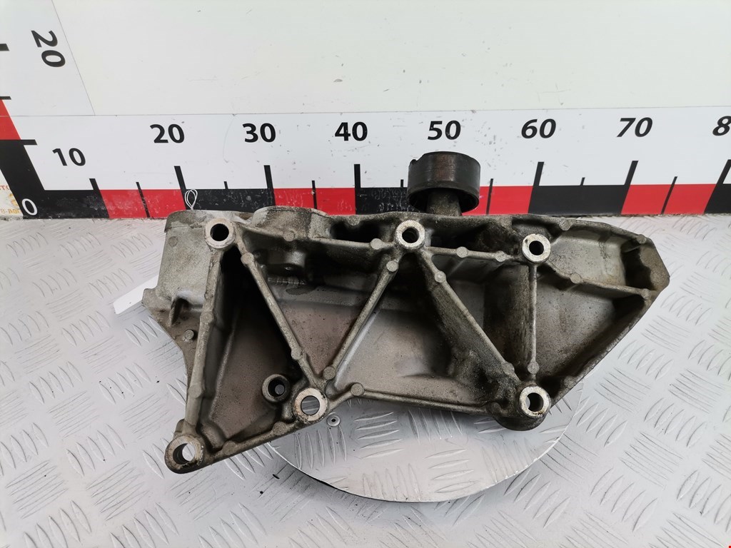 Кронштейн генератора MITSUBISHI Carisma 1995-1999