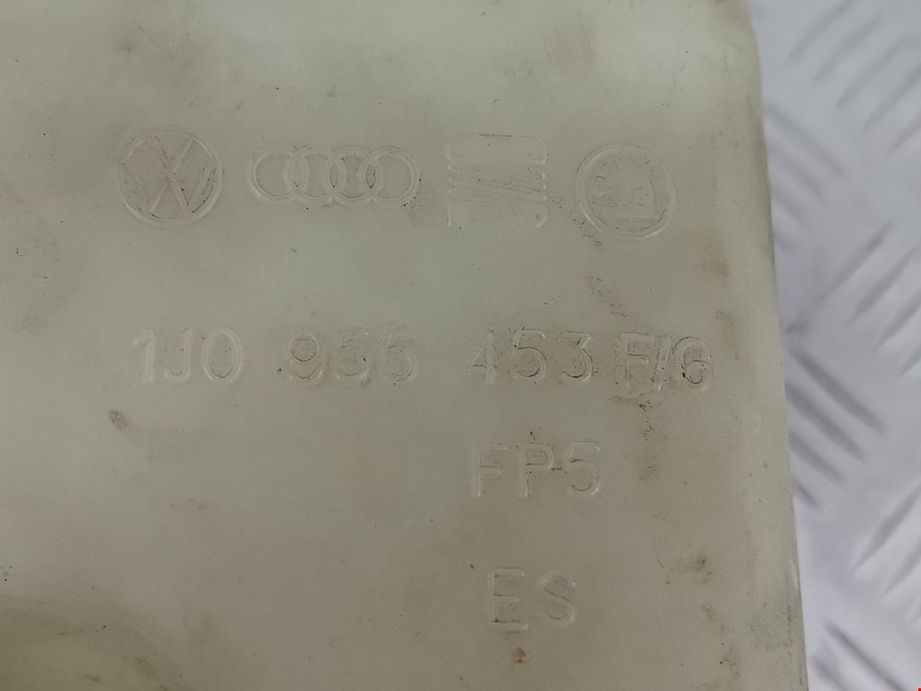 Бачок омывателя VOLKSWAGEN Golf IV 1997-2003