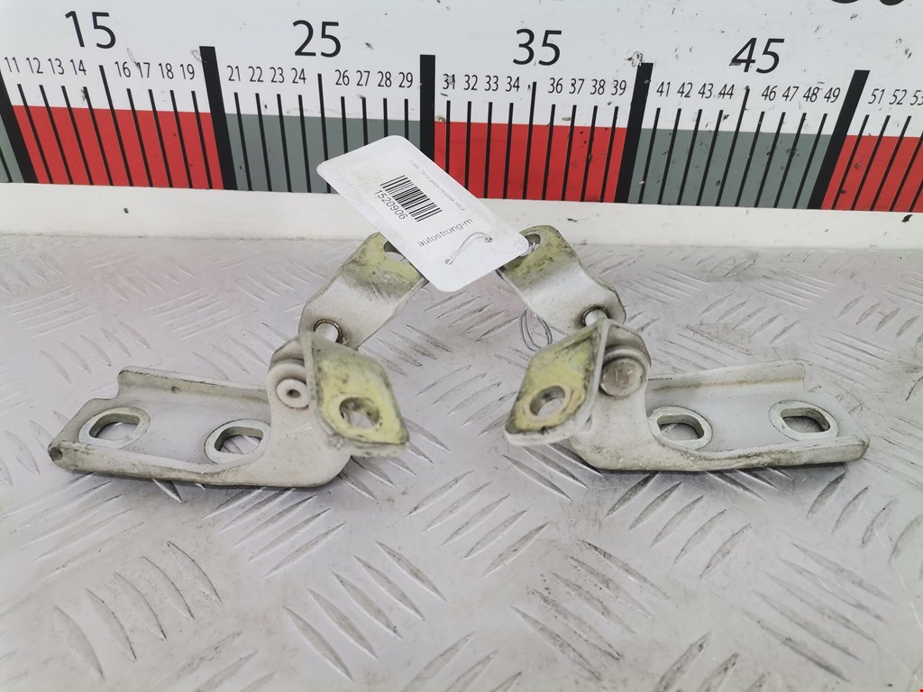 Петля двери передней левой Chevrolet Cruze 2 (J300) (2008-2016)