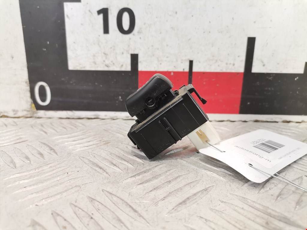 Кнопка центрального замка LEXUS IS 2005-2013