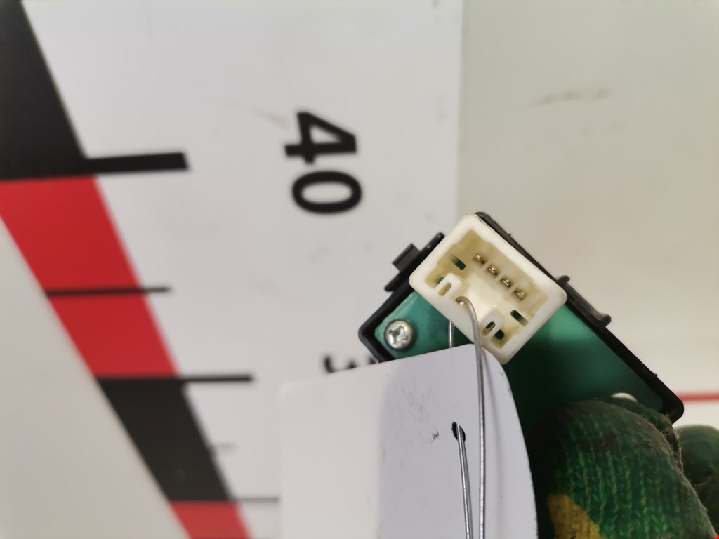 Кнопка центрального замка LEXUS IS 2005-2013