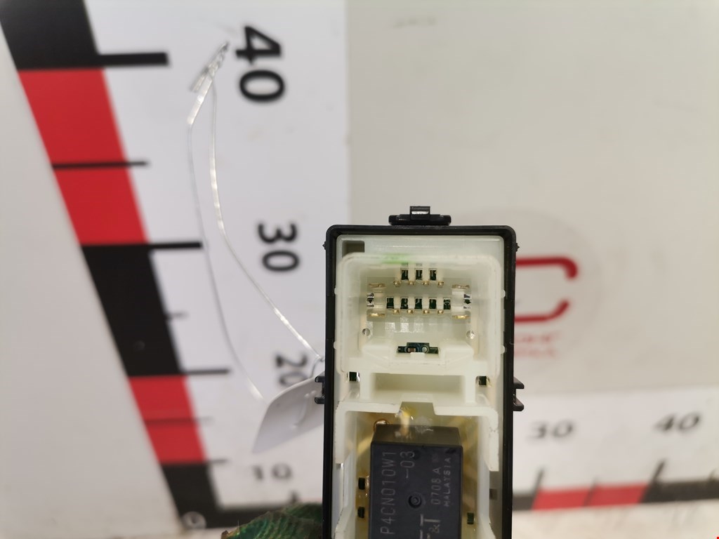 Кнопка стеклоподъемника LEXUS IS 2005-2013