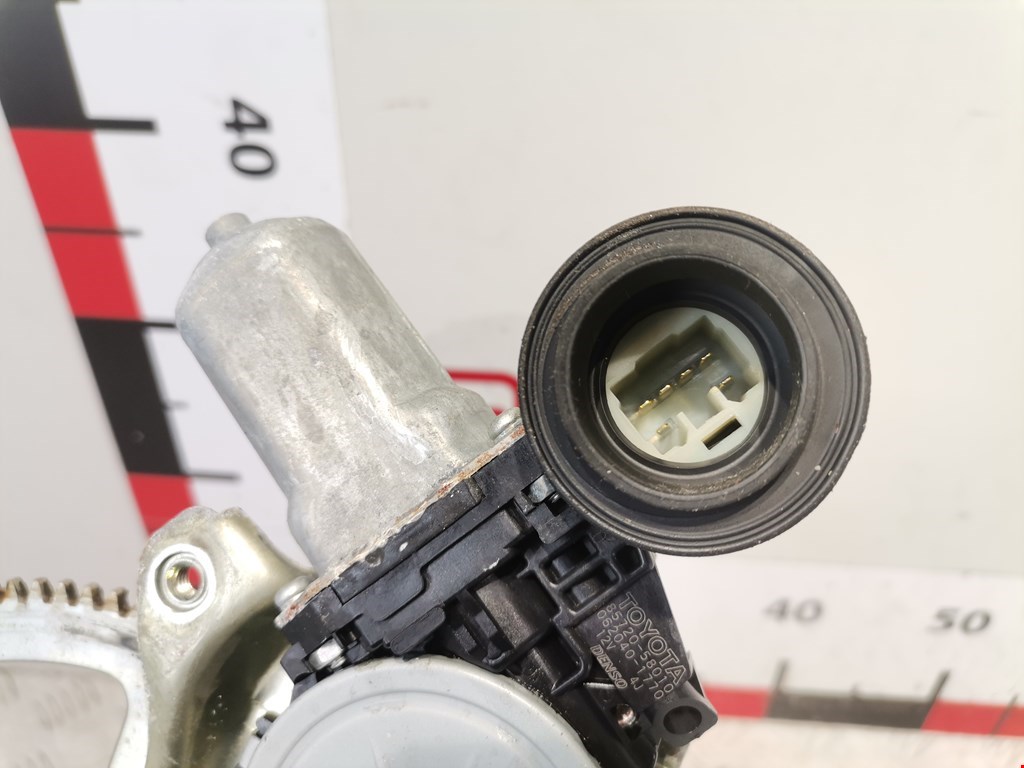 Стеклоподъемник передний левый LEXUS IS 2005-2013