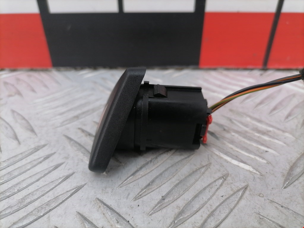 Кнопка аварийной сигнализации (аварийки) FORD Fiesta 2001-2008