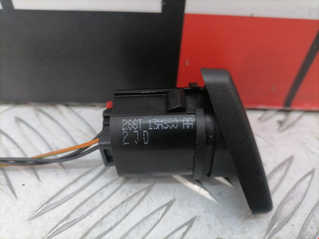 Кнопка аварийной сигнализации (аварийки) FORD Fiesta 2001-2008