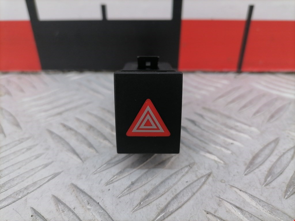 Кнопка аварийной сигнализации (аварийки) VOLKSWAGEN Polo IV 2001-2009