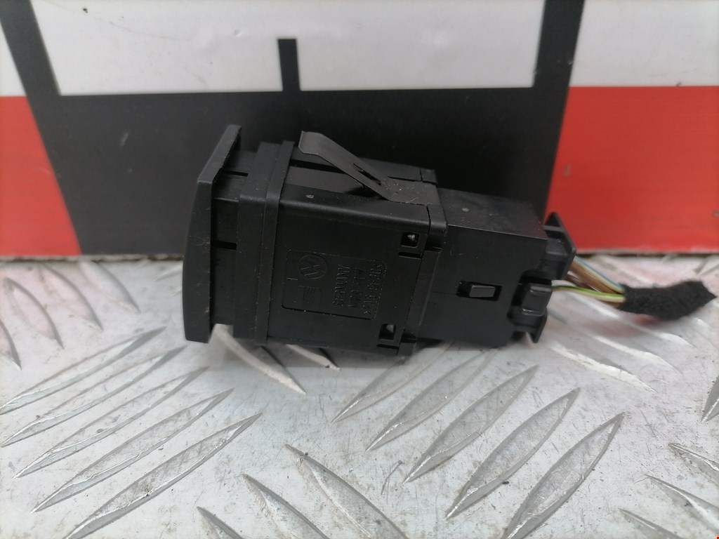 Кнопка аварийной сигнализации (аварийки) VOLKSWAGEN Polo IV 2001-2009
