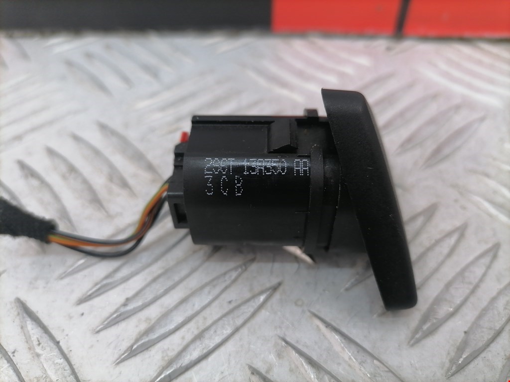 Кнопка аварийной сигнализации (аварийки) FORD Fiesta 2001-2008