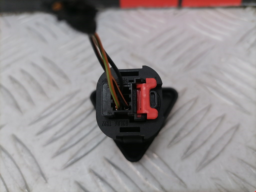 Кнопка аварийной сигнализации (аварийки) FORD Fiesta 2001-2008