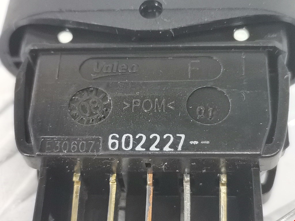 Кнопка стеклоподъемника DACIA Sandero 2008-2012