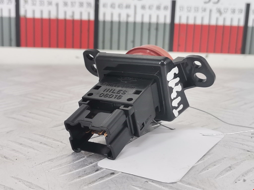 Кнопка аварийной сигнализации (аварийки) NISSAN Almera Tino 2000-2006