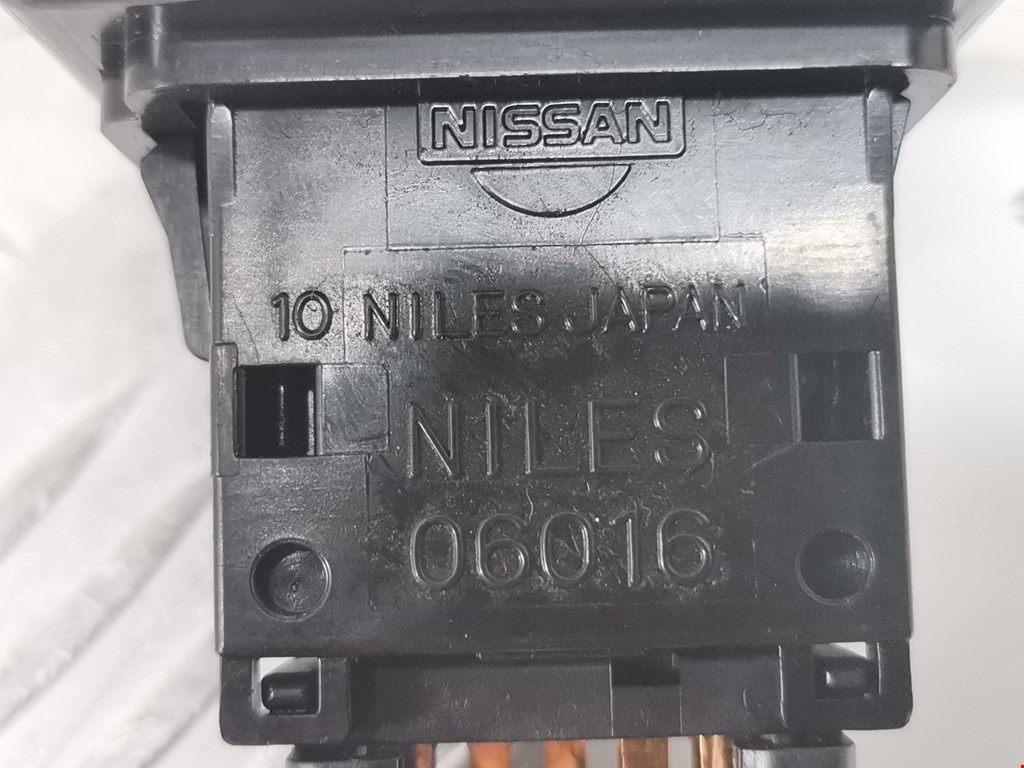 Кнопка аварийной сигнализации (аварийки) NISSAN Almera Tino 2000-2006