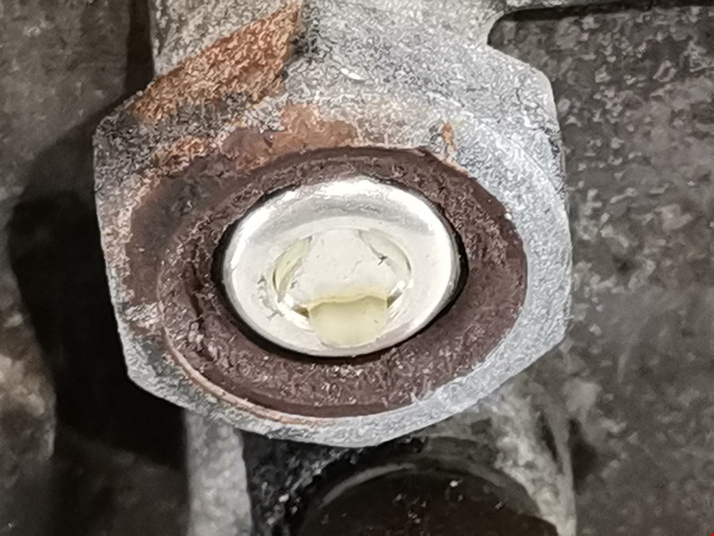 Корпус масляного фильтра VOLKSWAGEN Passat B6 2005-2011