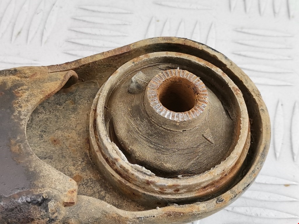 Рычаг передний правый TOYOTA RAV 4 XA20 2000-2005