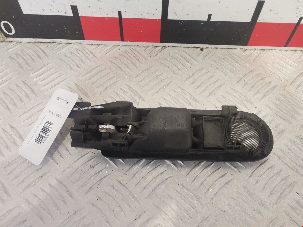 Ручка дверная задняя внутренняя левая VOLKSWAGEN Passat B5 1997-2005