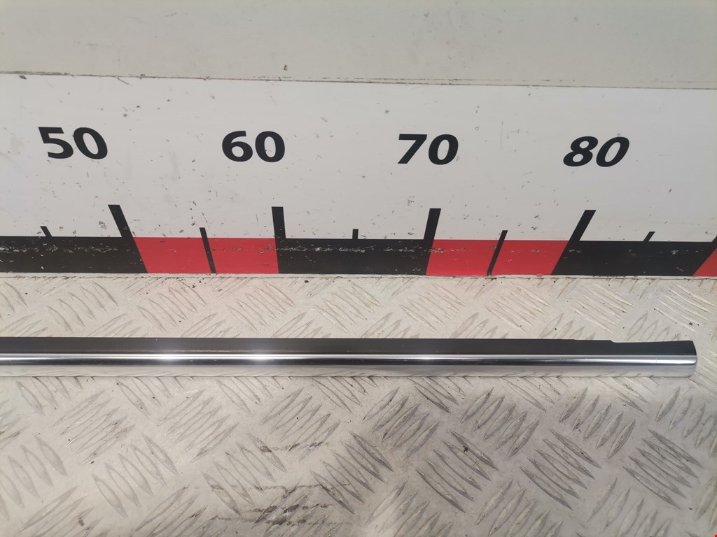 Уплотнитель (внутри) VOLKSWAGEN Passat B5 1997-2005