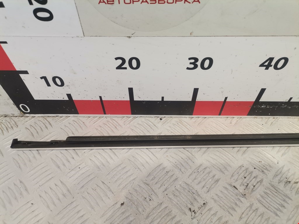 Уплотнитель (внутри) VOLKSWAGEN Passat B5 1997-2005